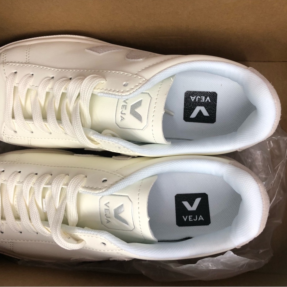 Veja Men's Cream Sneakers